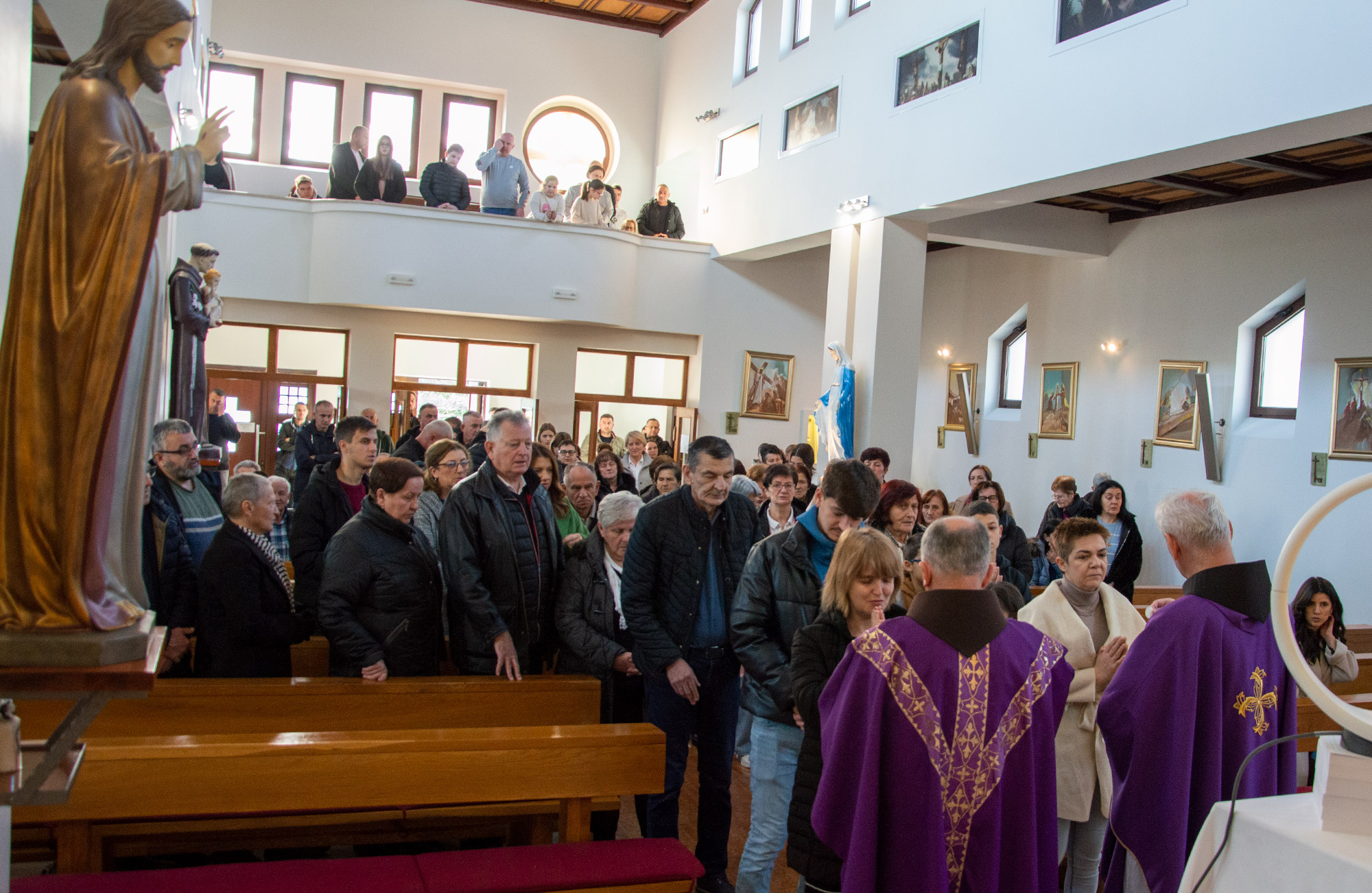 Izbično - blagoslov spomen ploče odvedeni i pogubljenim franjevcima